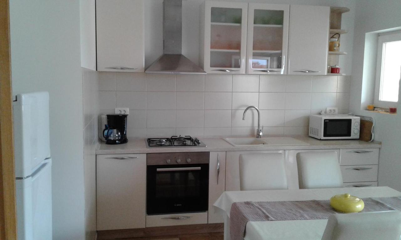 Apartman Zara ราชานิ ภายนอก รูปภาพ