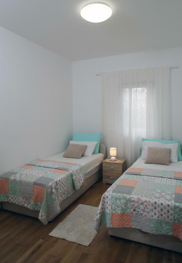 Apartman Zara ราชานิ ภายนอก รูปภาพ