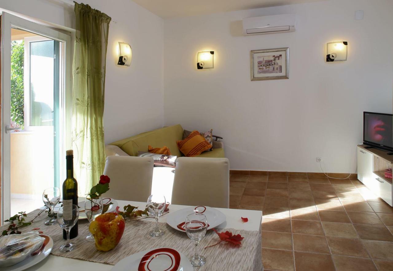 Apartman Zara ราชานิ ภายนอก รูปภาพ