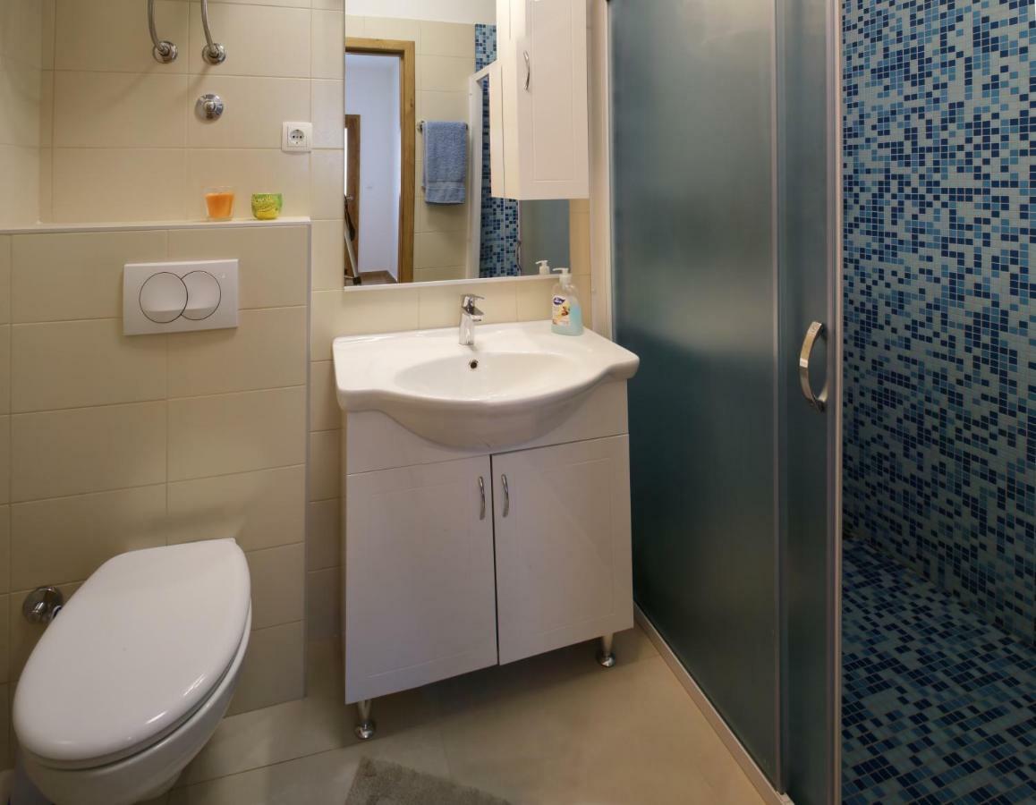 Apartman Zara ราชานิ ภายนอก รูปภาพ