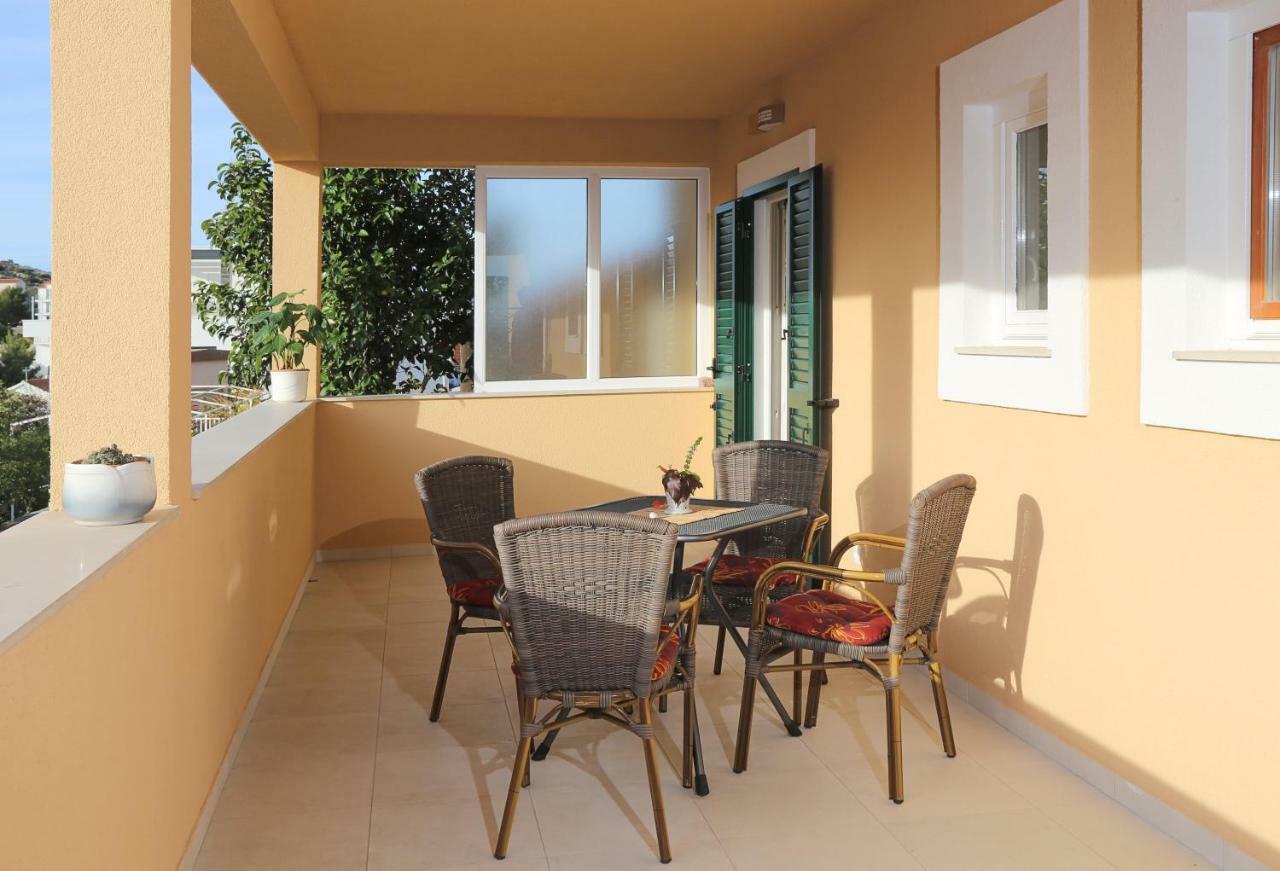 Apartman Zara ราชานิ ภายนอก รูปภาพ